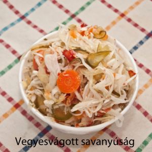 Vegyes vágott savanyúság, csemege - 890 Ft