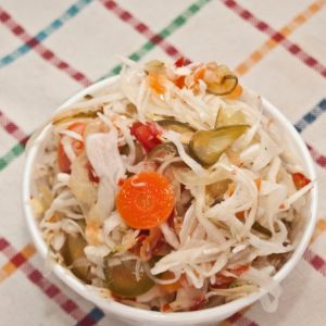 Vegyes vágott savanyúság, csípős - 890 Ft